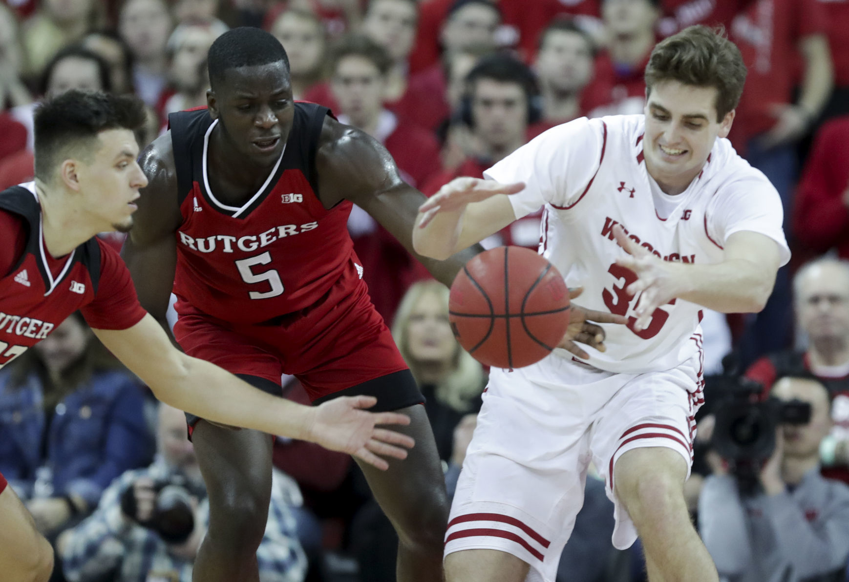 Badgers 69, Scarlet Knights 64